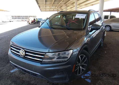 2020 Volkswagen Tiguan 2.0T Se/2.0T Se R-Line Black/2.0T Sel из США, поврежденный, VIN 3VV3B7AX0LM052582